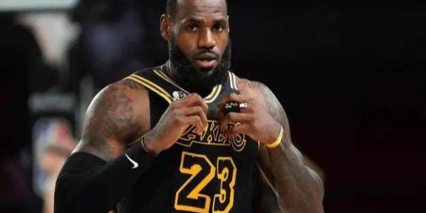 【观察】湖人新帅透露了哪些事？韦少留队已成必然！